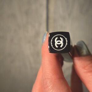 Chanel pink eye liner